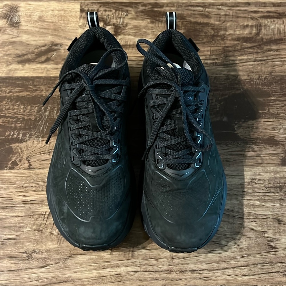 HOKA ONE ONE Mens Challenger Low Gore-Tex wide shoes